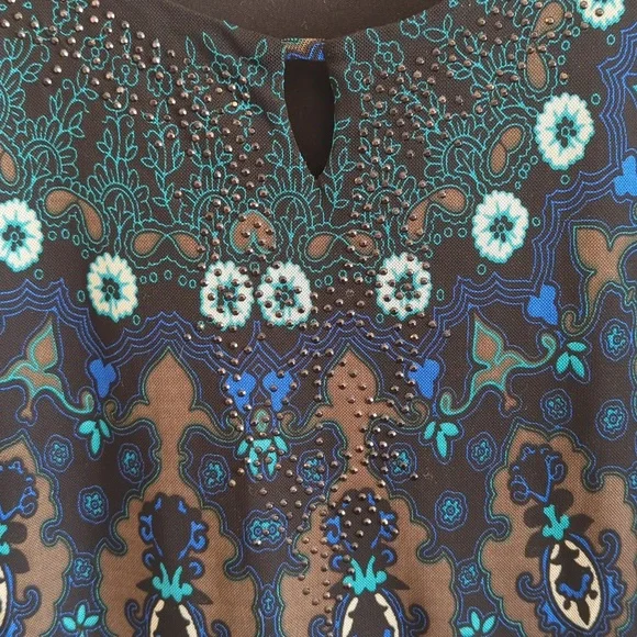 Floral Sparkle Top - Picture 2 of 7